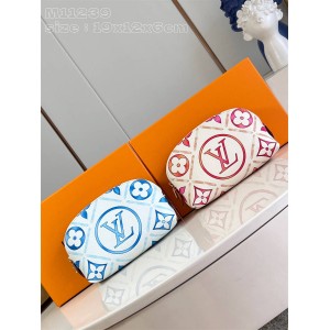 lv包价格M11239 Pochette Cosmétique 小号化妆包