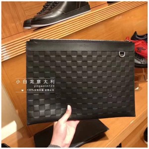 Louis Vuitton lv中国官网男士手拿包压纹真皮Pochette Apollo手袋M60112