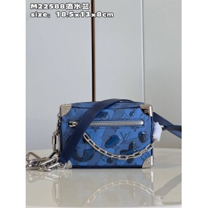 北京lv专柜M22588 MINI SOFT TRUNK 链条包盒子包