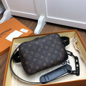 Louis Vuitton lv新款包男包UTILITY FRONT 工装包M44468