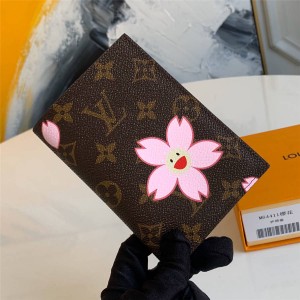 Louis Vuitton lv高仿女士丝印樱花叮当猫护照夹卡包M64411