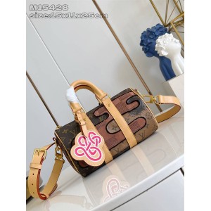 LV官网男包M15428 KEEPALL BANDOULIÈRE 25 手袋枕头包 LV官网男包M15428 KEEPALL BANDOULIÈRE 25 手袋枕头包