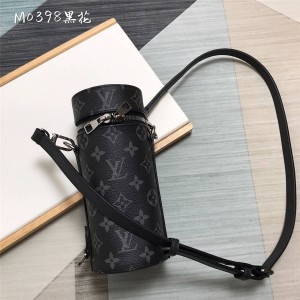 Louis Vuitton lv中国官网正品老花Monogram Eclipse 帆布瓶套GI0398