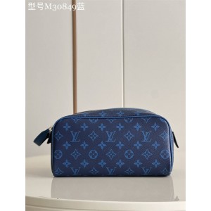 LV DOPP KIT 盥洗袋手拿包M30849