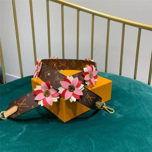 Louis Vuitton lv官方网站花瓣MONOGRAM FLOWERS肩带J02377