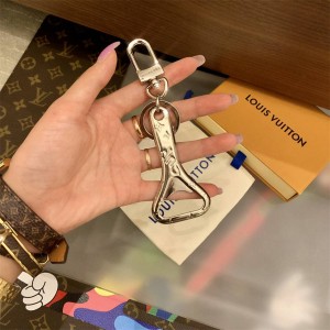 LV Supreme Louis Vuitton x SUP 联名开瓶器钥匙扣